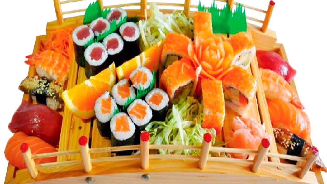 S30.párty menu L(8ks nigiri mix,16ks maki mix,8ks California s kaviárem)