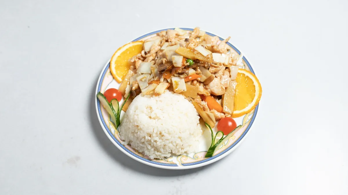 904	Kurča s bambusovými výhonkami a hubami 500g