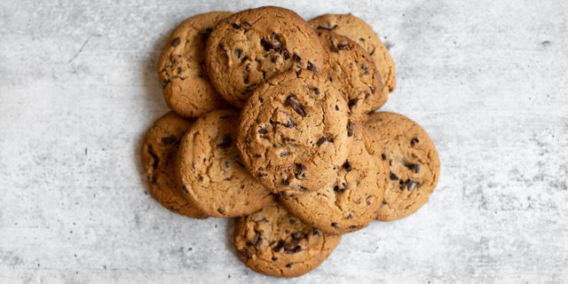 Fresh Baked Chocolate Chip Cookie Tray (12 Count)