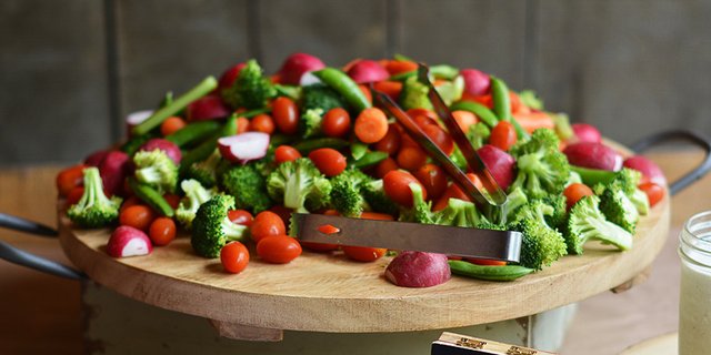 Fresh Vegetables and Dip