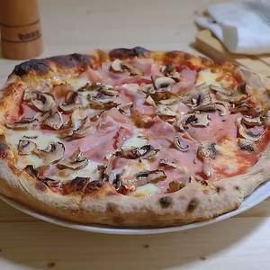 Pizza prosciutto e funghi