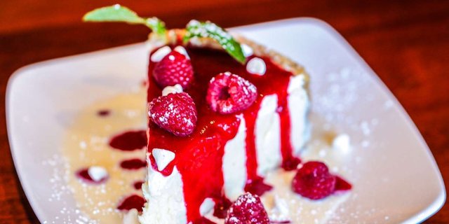 Raspberry Cream Cheese Pie
