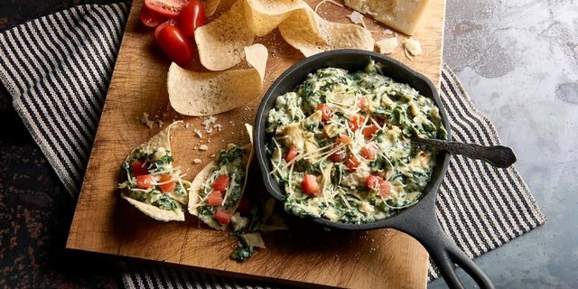 Spinach Artichoke Dip and Chips