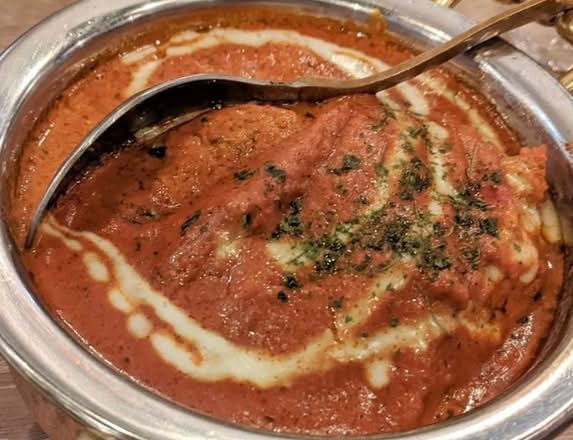CHICKEN MAKHANI (BUTTER CHICKEN)