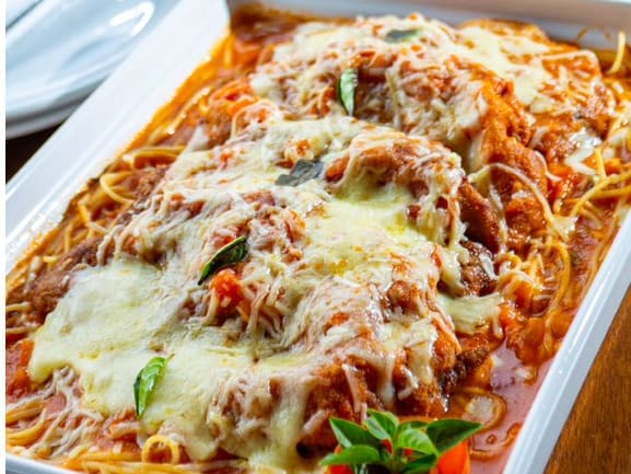 Meio Filé À Parmegiana + Cocada