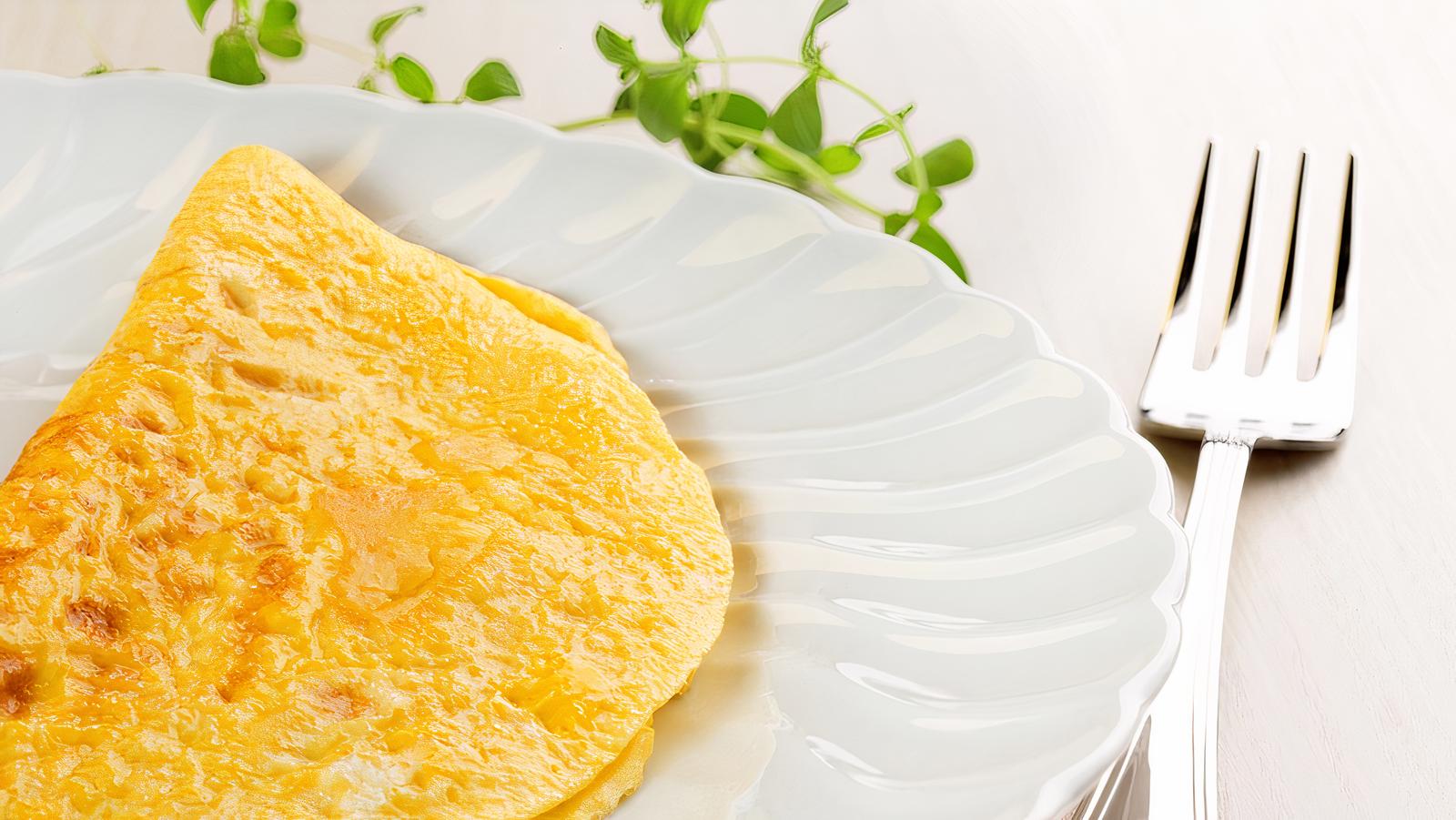 Omelette au fromage jaune (3 oeufs) / Yellow cheese omelette (3 eggs)