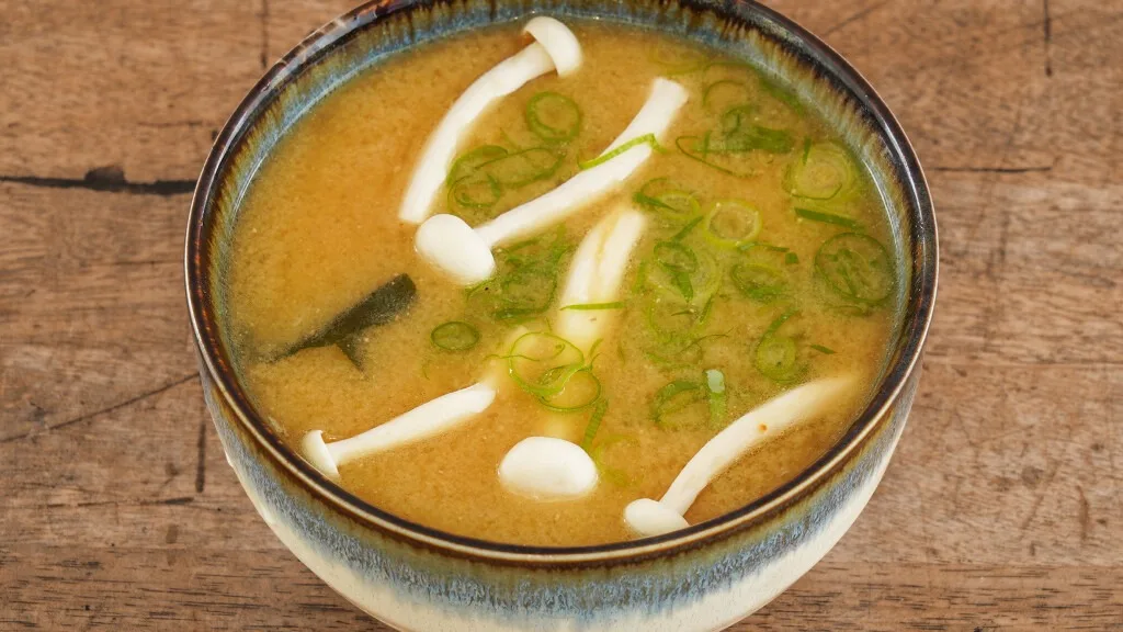 Misosuppe med tofu