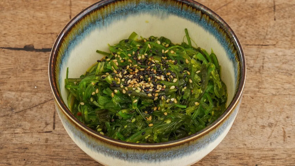 Tangsalat med sesam