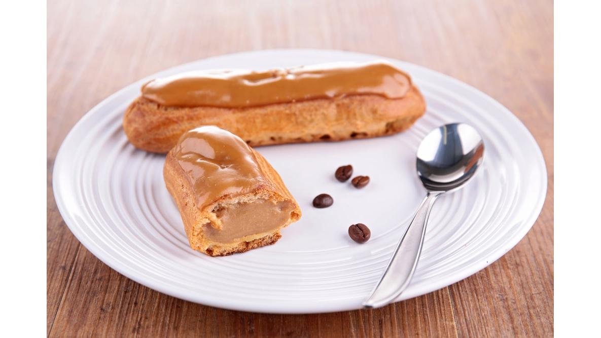 Box of 6 eclairs with coffee