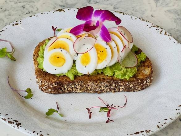 Smashed avocado toast