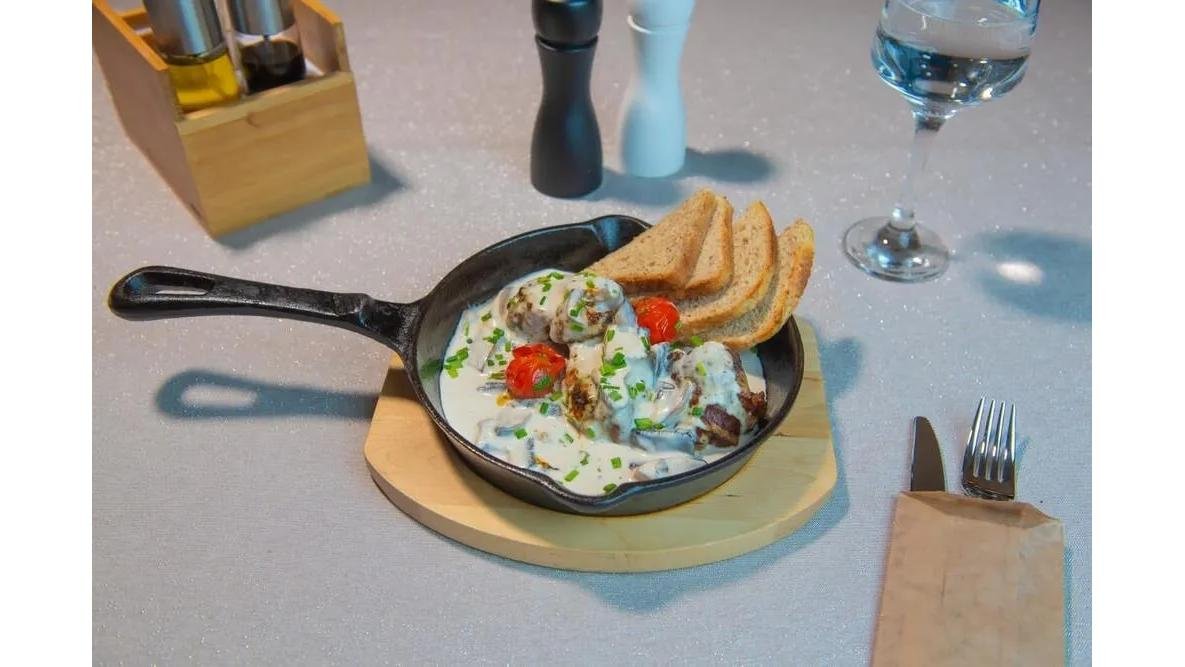 Mușchiuleț de porc cu sos gorgonzola