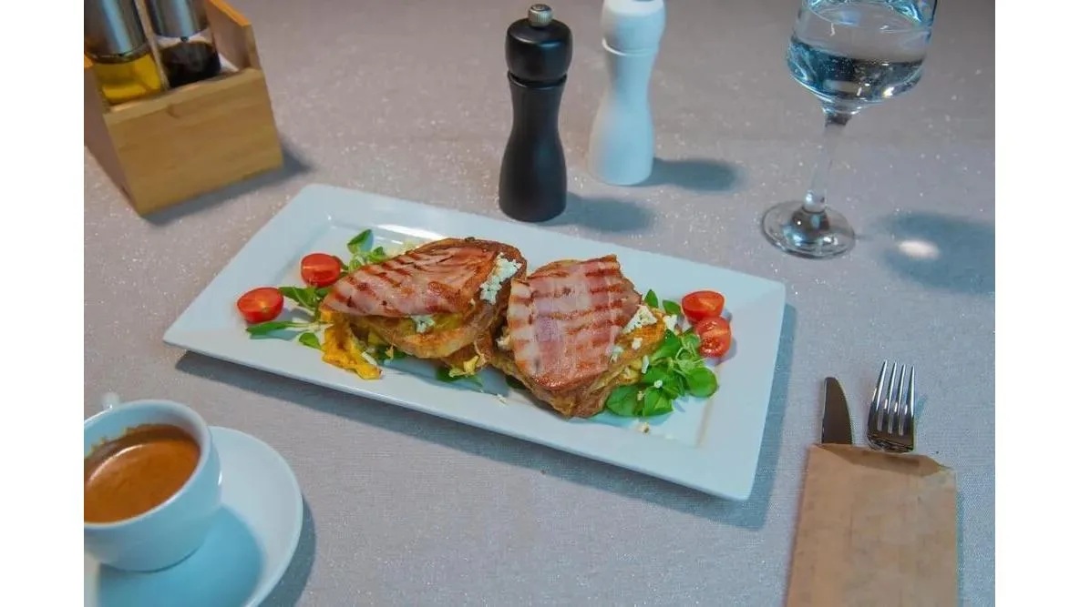 Panini omelette