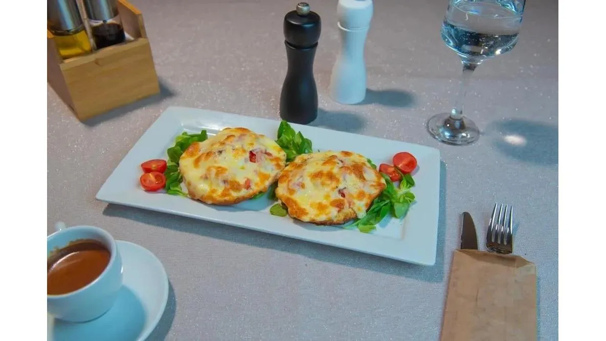 Sandwich warm tuna