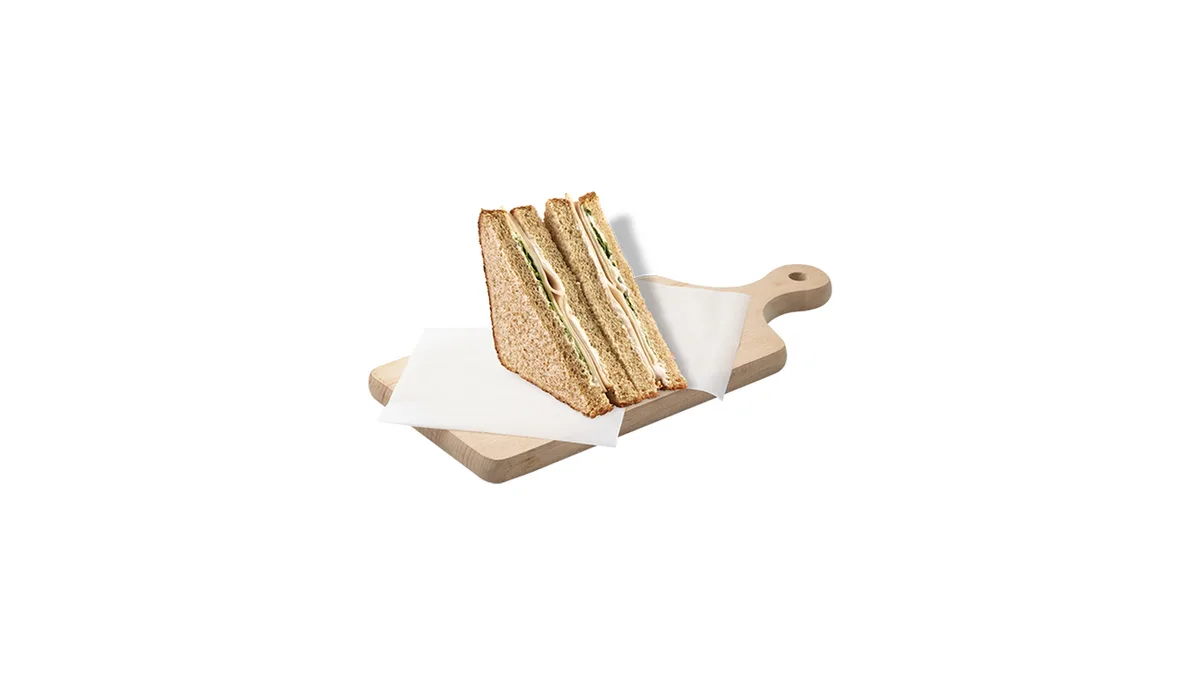 Club sandwich ολικής γαλοπούλα,τυρί edam και μαγιονέζα light