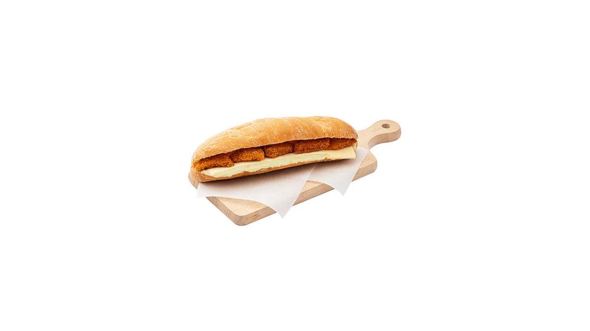 Προζυμένιο ψωμάκι κοτομπουκιές, τυρί gouda και Caesars sauce