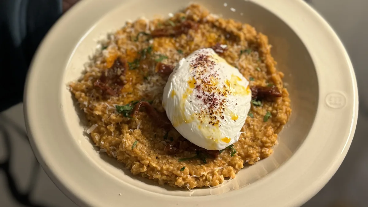 Tomato Oat Porridge with Egg