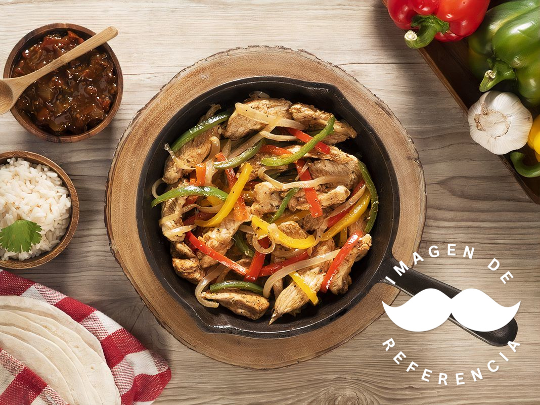 Fajitas de Pollo en Salsa Caribeña