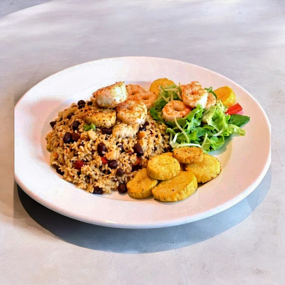 Rice And Beans con Camaron y Pargo