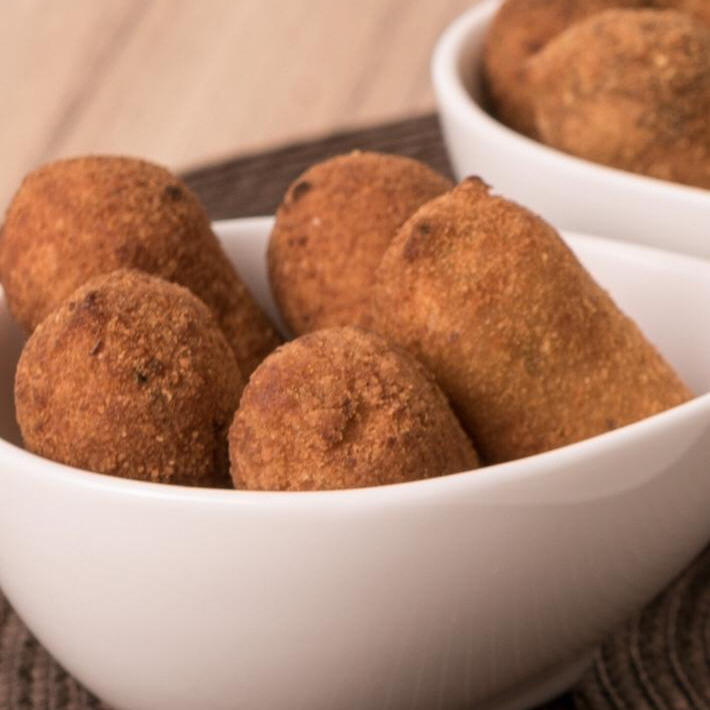 12 Un Mini de Croquete de Carne