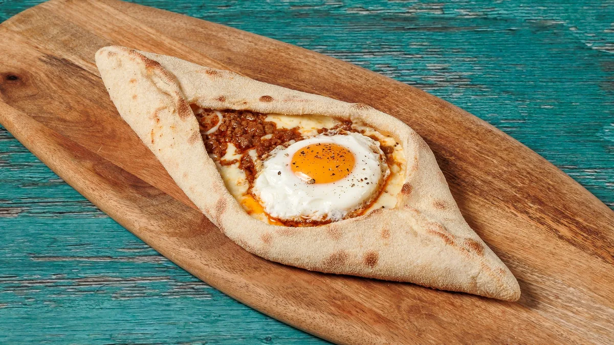 Peinirli Bolognese