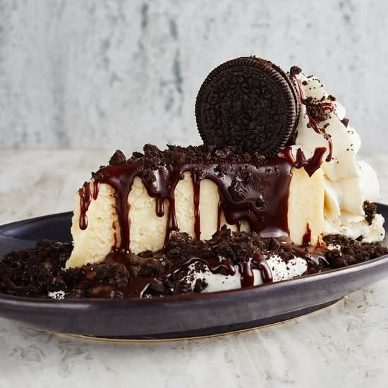 Cookies and Cream Cheesecake