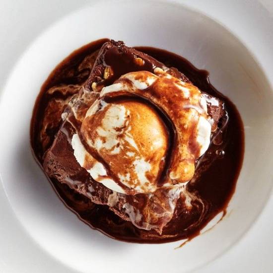 Fudge Brownie A La Mode
