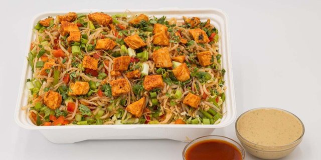 Spicy Thai Chicken and Noodles Power Box
