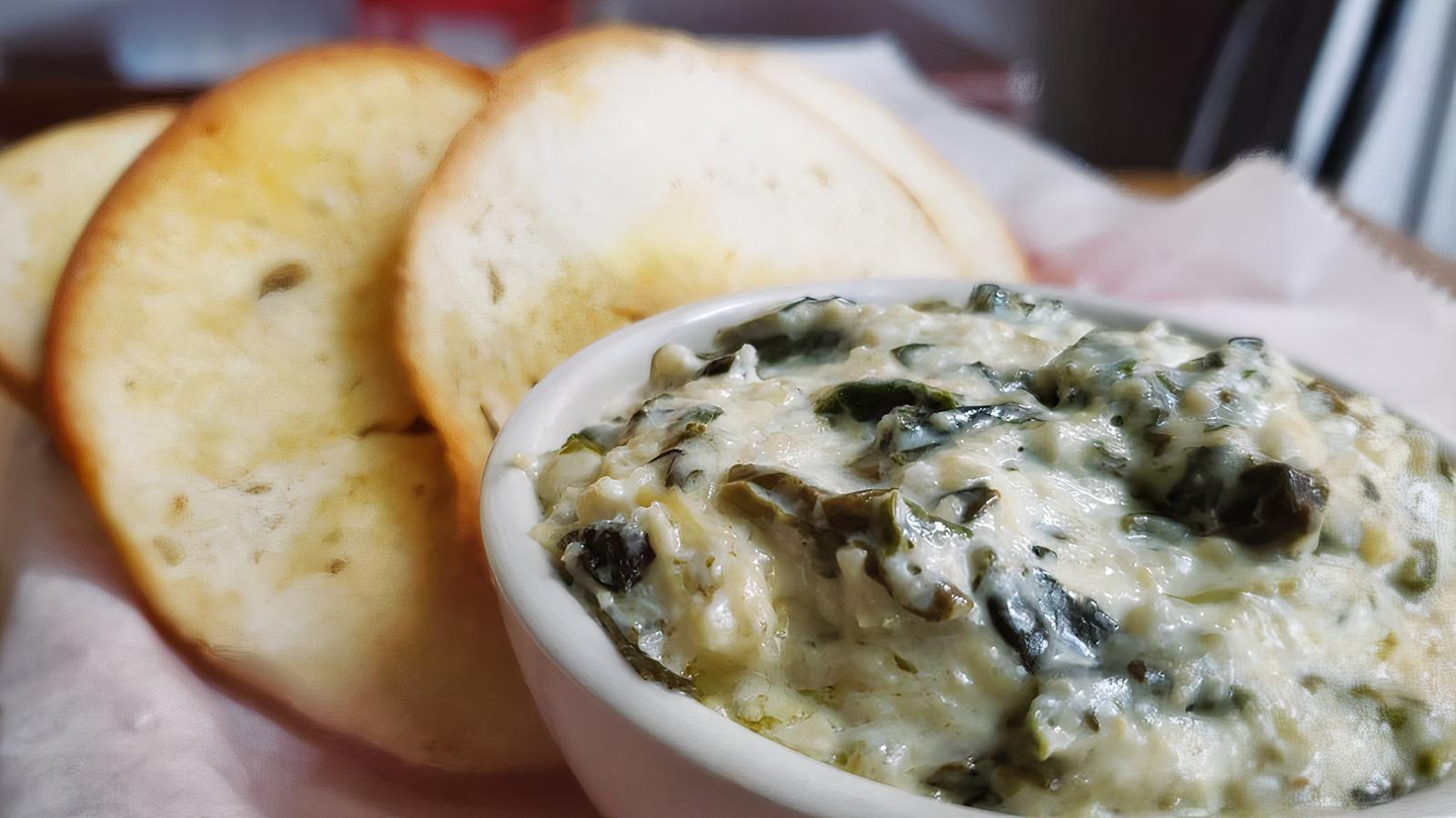 Spinach Artichoke Dip with Bagel Chips