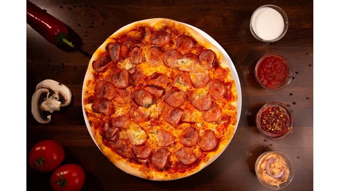 Pizza salami e gorgonzola