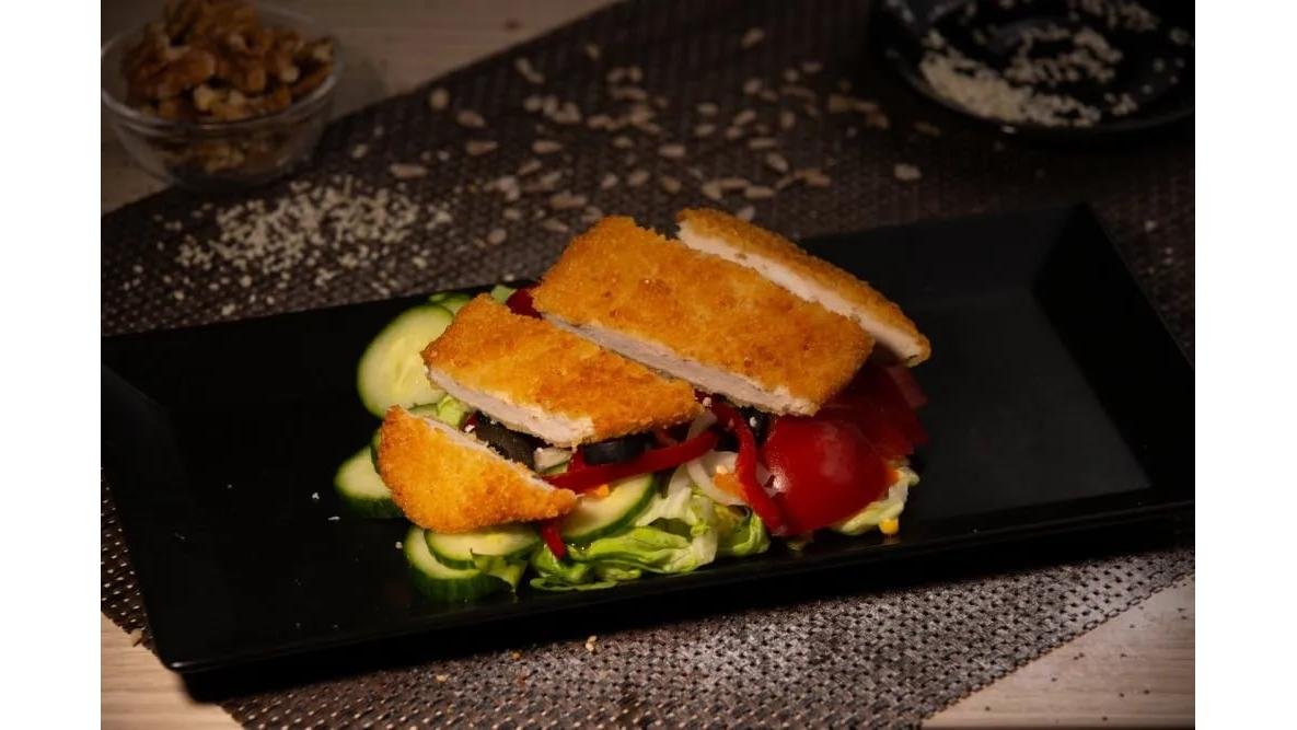 Salata cu șnițel