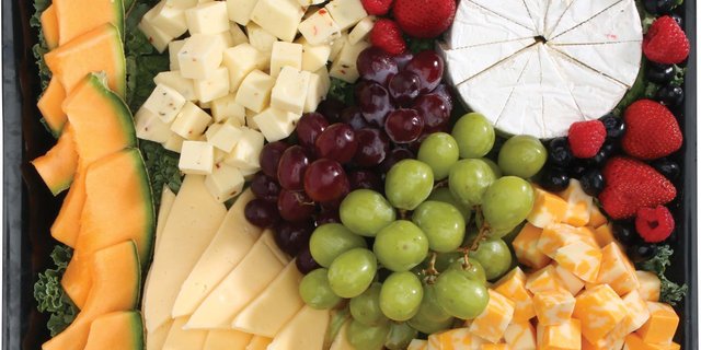 Fruit and Cubed Cheese Platter