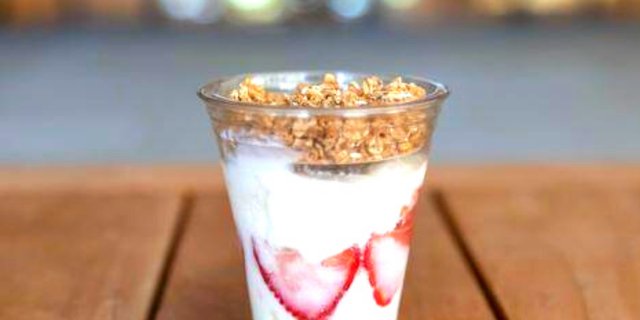 Individual Fresh Fruit, Granola and Yogurt Parfait w/ Strawberries