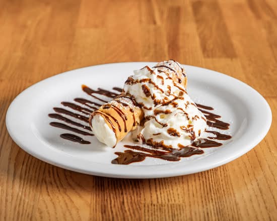 Traditional Cannoli