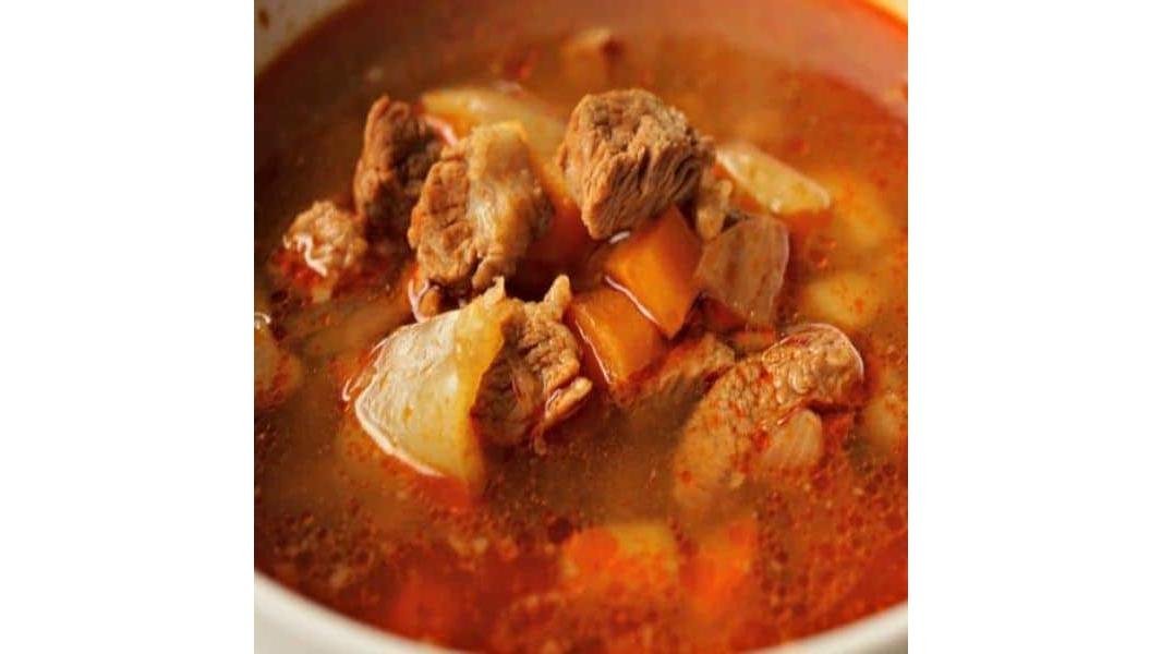 Supă gulaș de vită