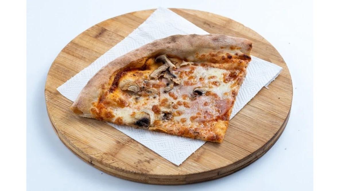 Prosciutto and funghi la felie