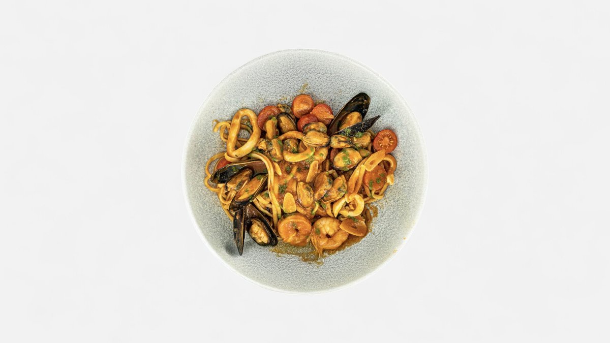 Linguini 200gr (gluten, ouă) făcute in casă cu creveți* 50gr (crustacee), midii*