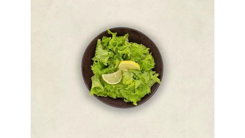 Salată verde cu vinegreta de mustar și miere