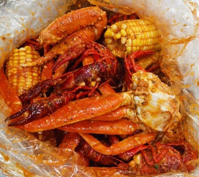 Crawfish / Lb and Snow Crab Legs / Lb