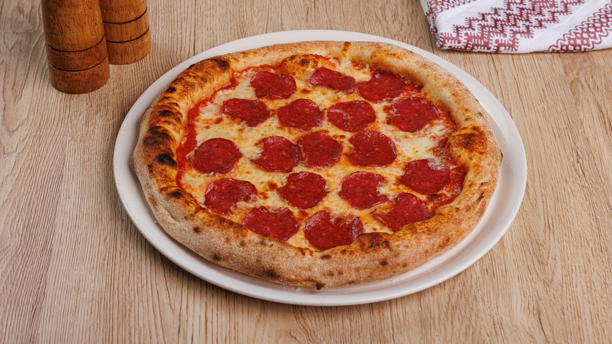 Pizza Salami Family
