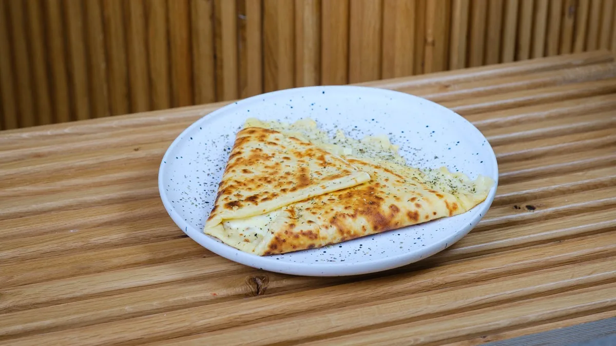 Cheese Mix, Garlic Butter, Oregano
