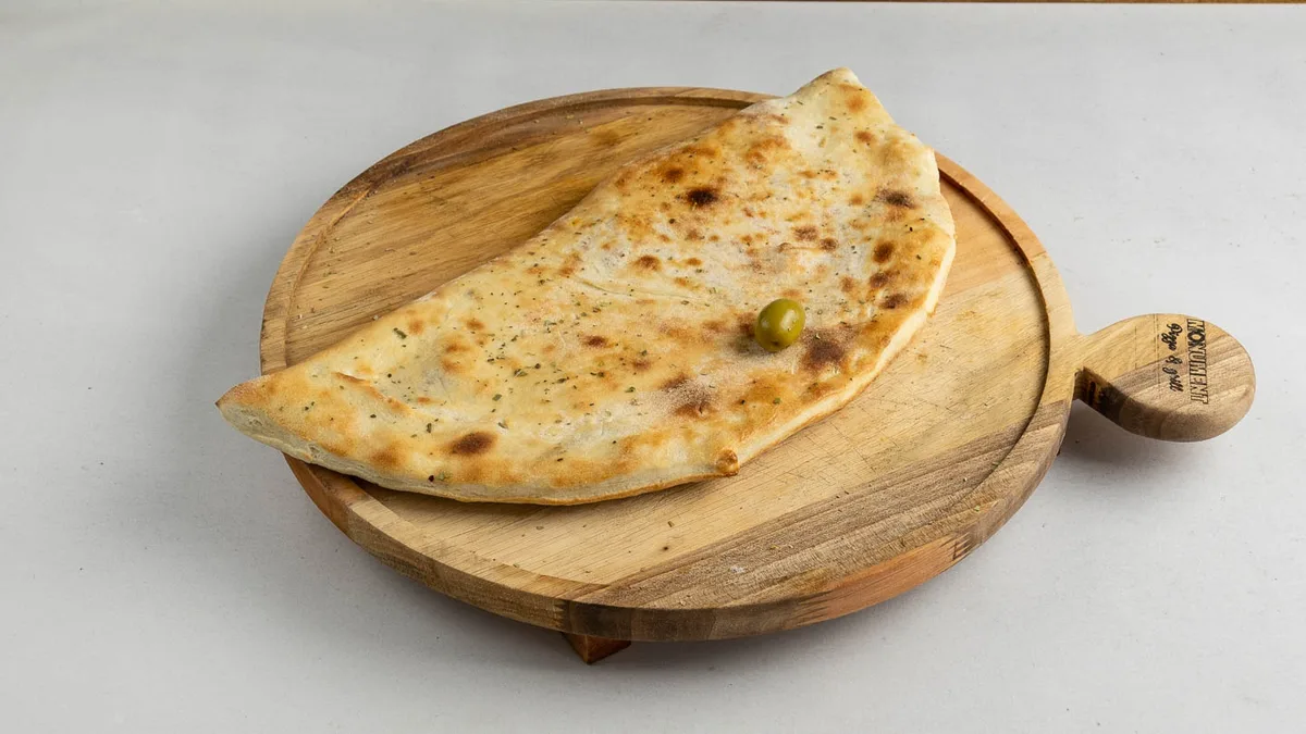 Calzone pizza