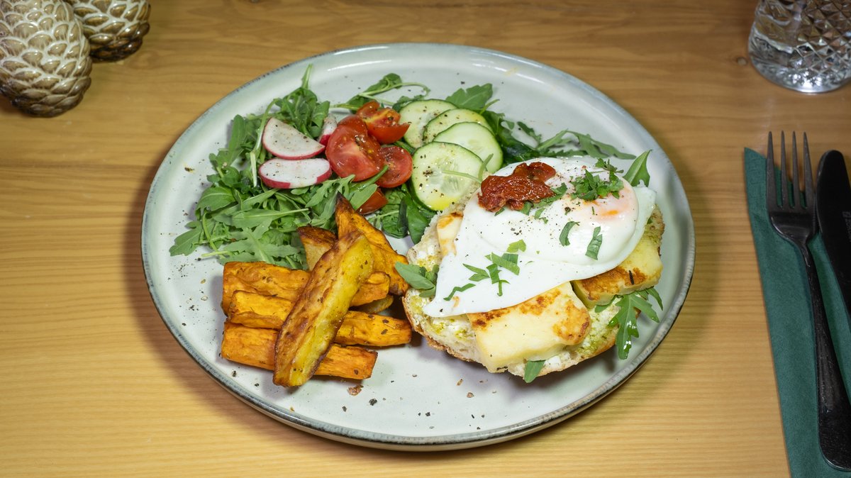 Halloumi egg