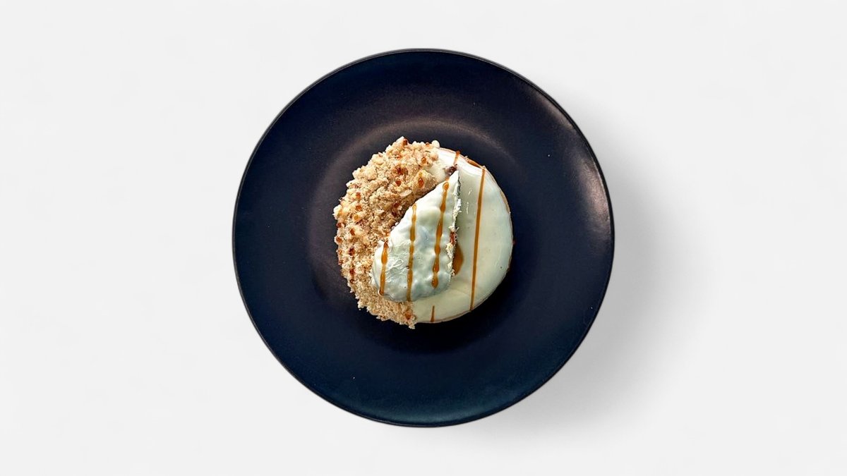 White Maxi King donut