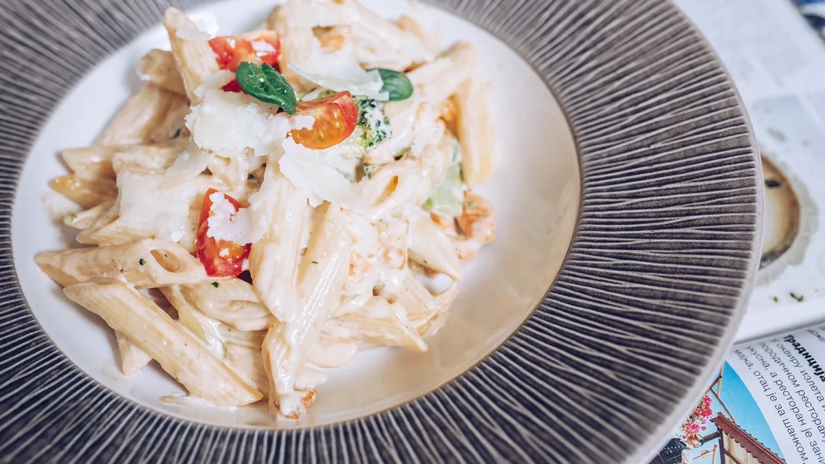 Pasta sa lososom i brokolijem