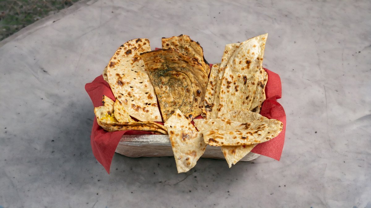 119. Crown's Roti ki Tokri