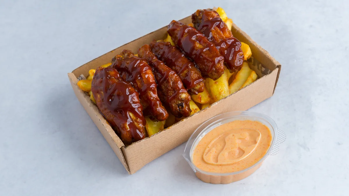 BBQ glazed krilca sa pomfritom - MALA