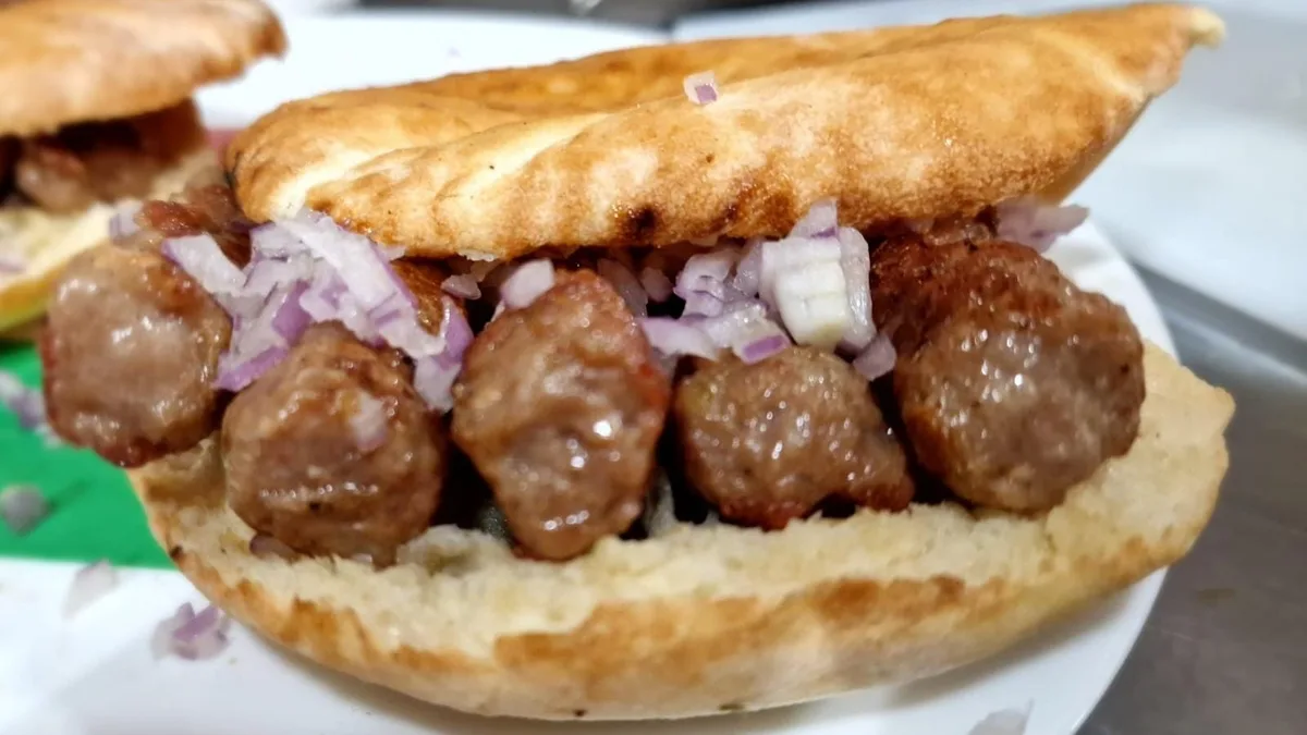 Pazarski ćevapi 10kom sa pomfritom