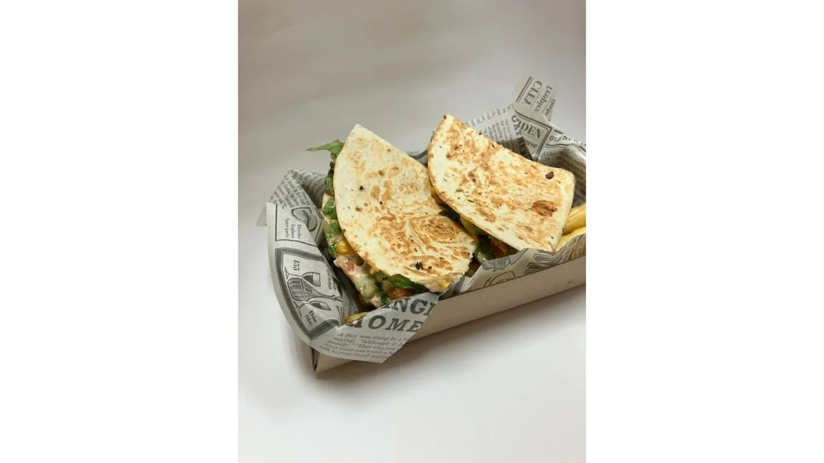 Veggie quesadilla sa pomfritom - MALA