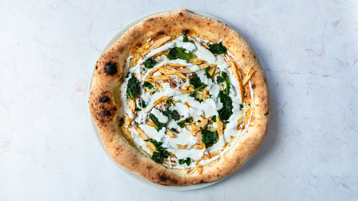 Pizza me Spinaq and Pulë