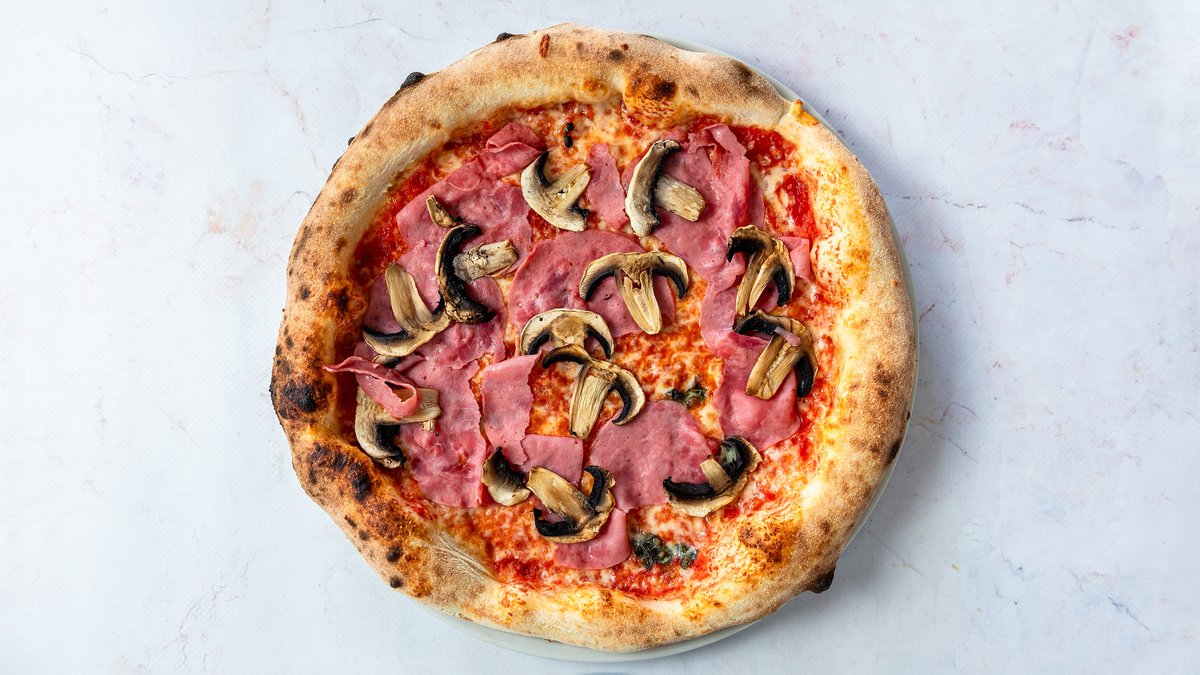 Pizza Proshutë and Kërpudha